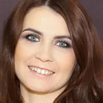 Модели, управлявани от грим училище Wanted