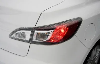 Всички рестилизирана Mazda 3 преди и след