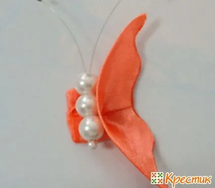 Butterfly в областта веднъж kanzashi майсторски клас 3