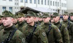 Бизнесмен бързат на бизнес среща (бързам) Бизнесмен бързат за една делова среща