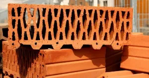 керамични тухли лигавицата на различава от обичайното