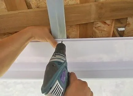 Панелът трябва да бъдат залепени PVC инструкции лепене за фото и видео