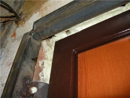 Осъществяване на пистите до входната врата на избора на материали и редът за монтаж с ръцете си (им) Осъществяване на пистите до входната врата на избора на материали и по реда на инсталация със собствените си ръце