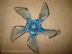 Ветропоказател на пластмасови бутилки (мелница), всички домашно