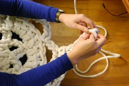 Какво плетени рогозки в куката на баня (ен) Какво плетени рогозки в куката на баня