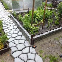 Garden път със собствените си ръце, с помощта на отговорите на формата и снимка инструкция как да направите форми за (градината) Garden път със собствените си ръце, с помощта на отговорите на формата и снимка инструкция как да направите форми за