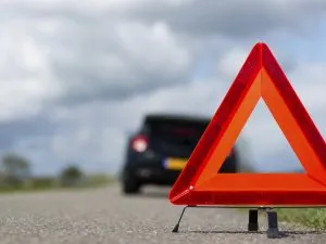Как да превключите предавките на мотоциклет при спиране