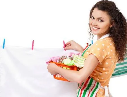Как да се направи извод петна от бели дрехи