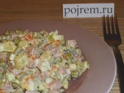 Класическата рецепта за салата Оливие - стъпка по стъпка рецепта за това как да се готви със снимки