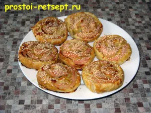 Пилешки рулца от бутер тесто, готови да прости!
