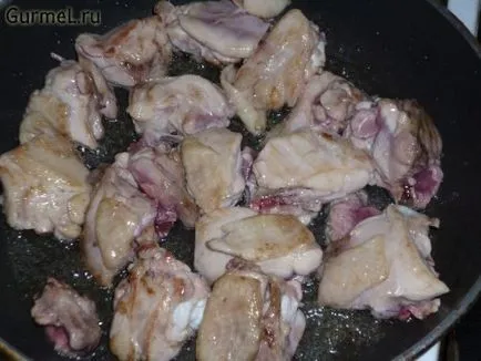 Пиле в доматен сос