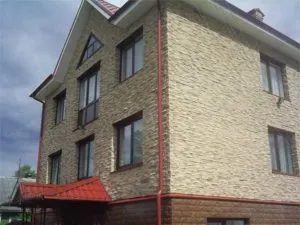 Да посрещнем фасада и мазе Къщата с пластмасови панели под камъка (62 снимки)