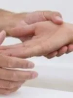 Подуване на пръста на ръката без причина