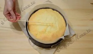 Gingerbread торта в рецептата фурна с стъпка по стъпка снимки