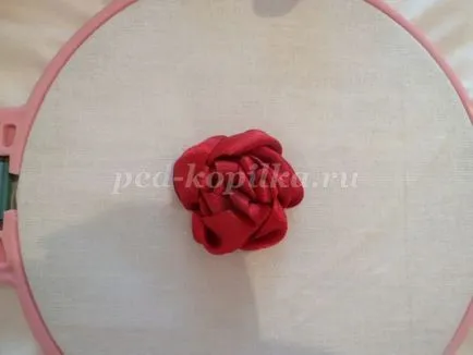 Божур от сатенени ленти (ленти) Божури на сатенени панделки