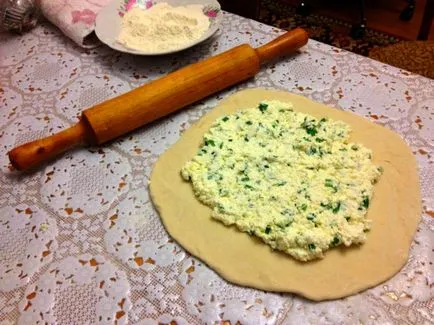 Plăcintă със сирене и билки