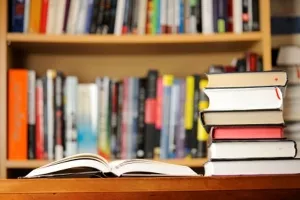 Защо трябва да посетите библиотеката, какви са предимствата, които получавате (някои) Защо трябва да посетите библиотеката, какви са предимствата, които получавате
