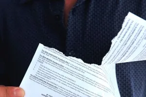 Процедурата за прекратяване на трудовото правоотношение от работника или служителя