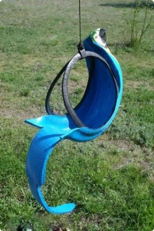 Parrot на гумата с ръцете си (гума) Parrot на гумата с ръцете си