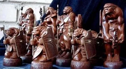 Изрязани фигури на животни, направени от дърво за градината