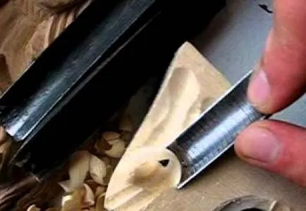 Изрязани фигури на животни, направени от дърво за градината