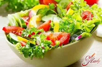 Салата с калмари и домати ярък външен вид и вкус сочни
