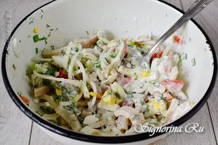 Салата с калмари, домати и яйца