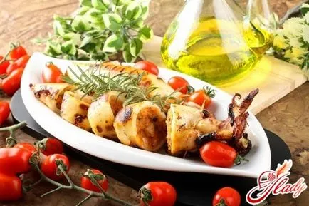 Салата с калмари и домати ярък външен вид и вкус сочни