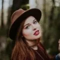 Самоопределението е физическото лице, самостоятелно професионално и личностно