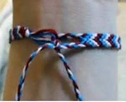 Как да тъкат Baubles стрелка