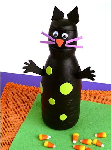 Хитър котка от пластмасова бутилка (бутилка) Хитър котка от пластмасова бутилка