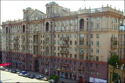 Каква е разликата между типа къщи - Хрушчов - и - stalinka (къщи) Каква е разликата между типа къщи - Хрушчов - и - stalinka