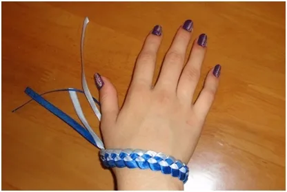 Как да тъкат Baubles на касетите