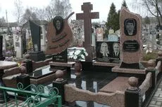 Как да украсят гробове в гробищата