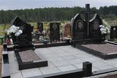 Как да украсят гробове в гробищата