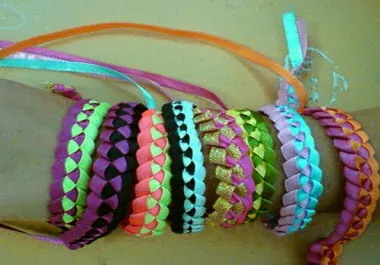 Как да тъкат Baubles на касетите