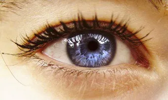 Как да премахнете петната в окото