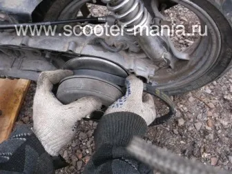 Как да промените CVT колан за скутер