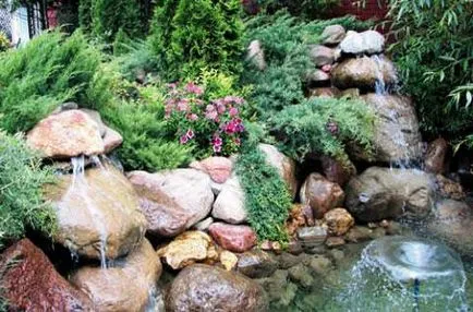 Alpine градина с водопад