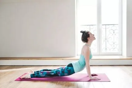 Асана urdhva мукха shvanasana