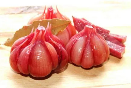 Чесънът мариновани как да се пазар (чесън) Чесънът мариновани как да се пазар