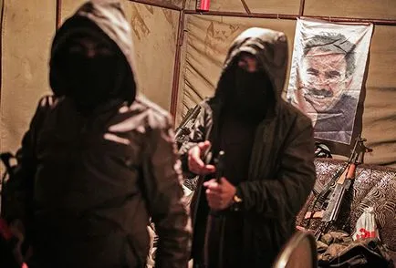 Това, което прави момичета от Турция отиват на война в Сирия, световната политика