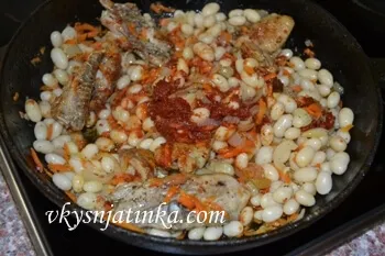 Bean яхния с пиле - рецепта със снимки
