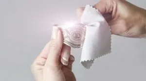 Как и какво да се чисти среброто от черно у дома