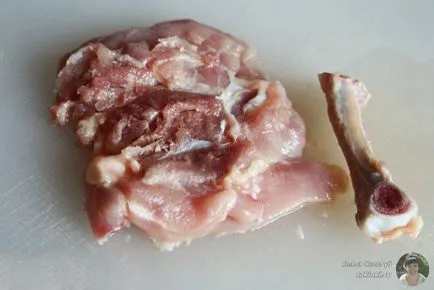 Как да се готви бедрата пилешките в тенджера и просто вкусни