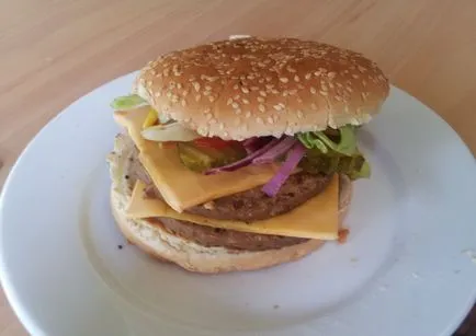 Как да се готви вкусно бургер у дома, отколкото в McDonalds