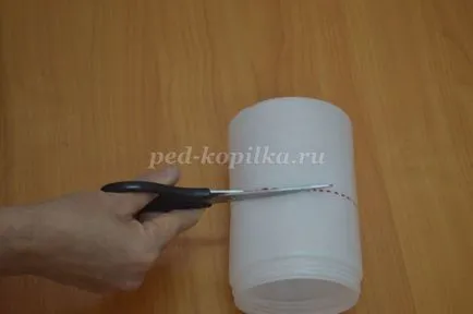 Doll кутия с ръцете си