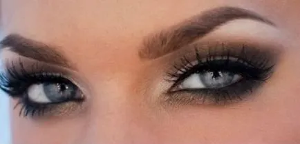 Грим Smokey Eyes за сини очи, стъпка-по-100 снимка