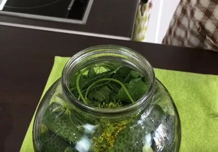 солени краставички