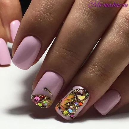 Маникюр с пеперуди снимка